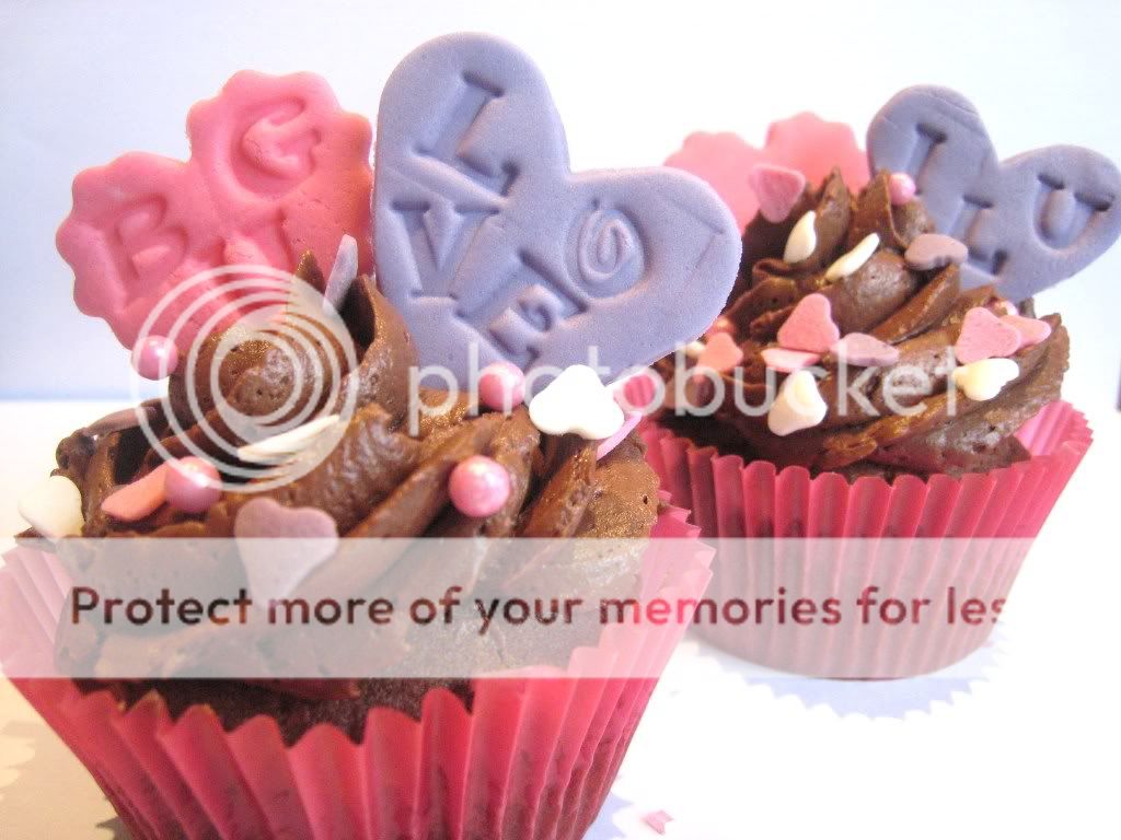 http://i996.photobucket.com/albums/af84/Liens28/Cupcakes/IMG_0502.jpg