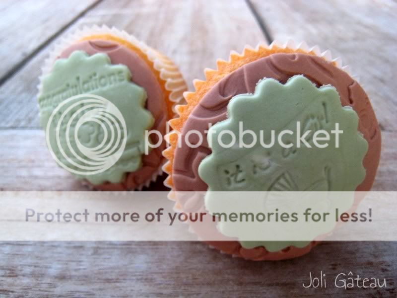 http://i996.photobucket.com/albums/af84/Liens28/Cupcakes/IMG_1954.jpg