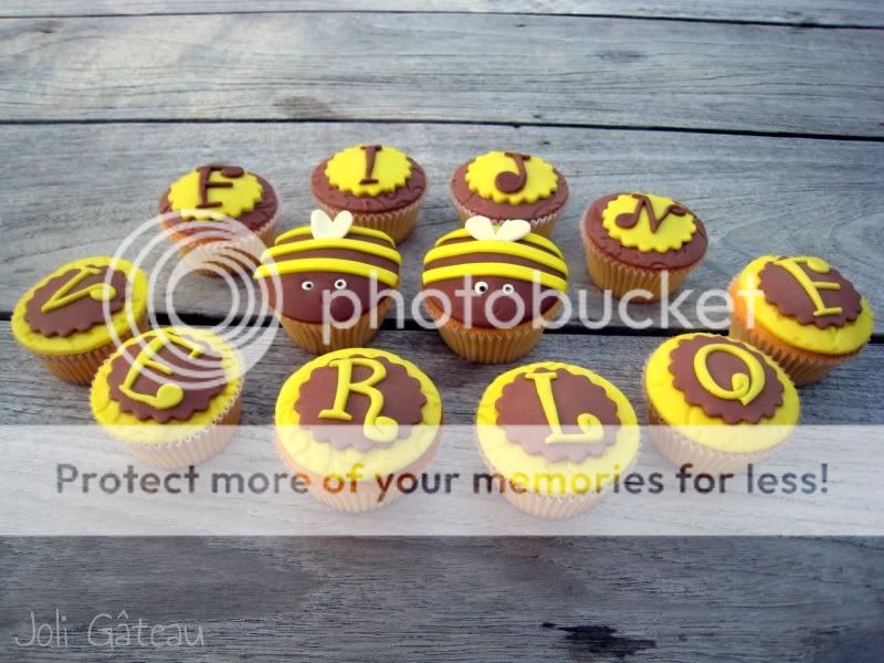 http://i996.photobucket.com/albums/af84/Liens28/Cupcakes/IMG_2711-1.jpg