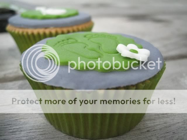 http://i996.photobucket.com/albums/af84/Liens28/Cupcakes/IMG_2845.jpg