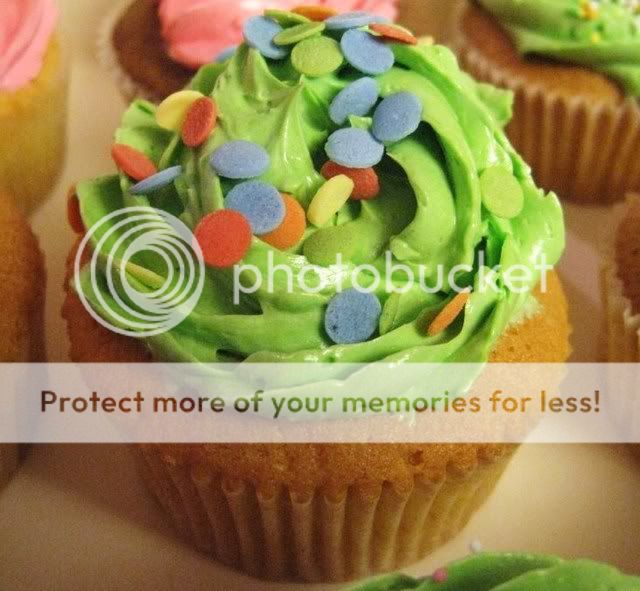 http://i996.photobucket.com/albums/af84/Liens28/Cupcakes/IMG_2902.jpg