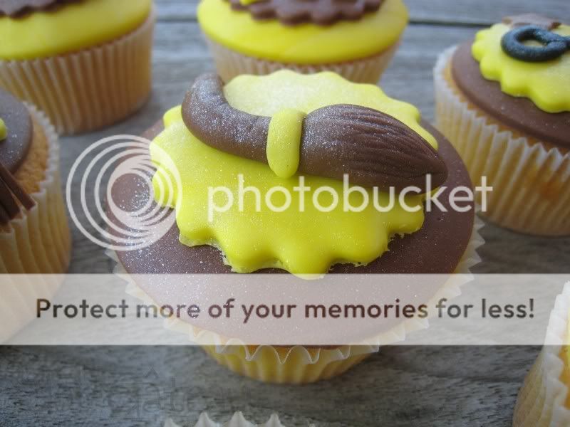 http://i996.photobucket.com/albums/af84/Liens28/Cupcakes/IMG_2941.jpg