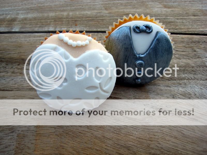 http://i996.photobucket.com/albums/af84/Liens28/Cupcakes/IMG_2998.jpg