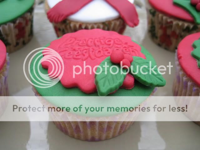 http://i996.photobucket.com/albums/af84/Liens28/Cupcakes/IMG_3491.jpg