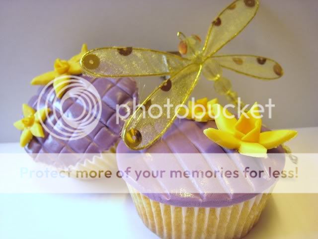 http://i996.photobucket.com/albums/af84/Liens28/Cupcakes/IMG_7890.jpg?t=1270668832
