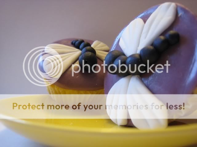 http://i996.photobucket.com/albums/af84/Liens28/Cupcakes/IMG_7908.jpg?t=1270668769