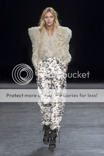 photo IsabelMarant-fallwinter2014runway-06.jpg