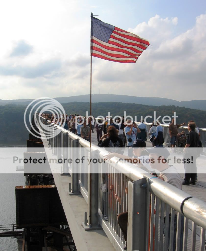 Walkway_over_the_Hudson_opening_day.jpg